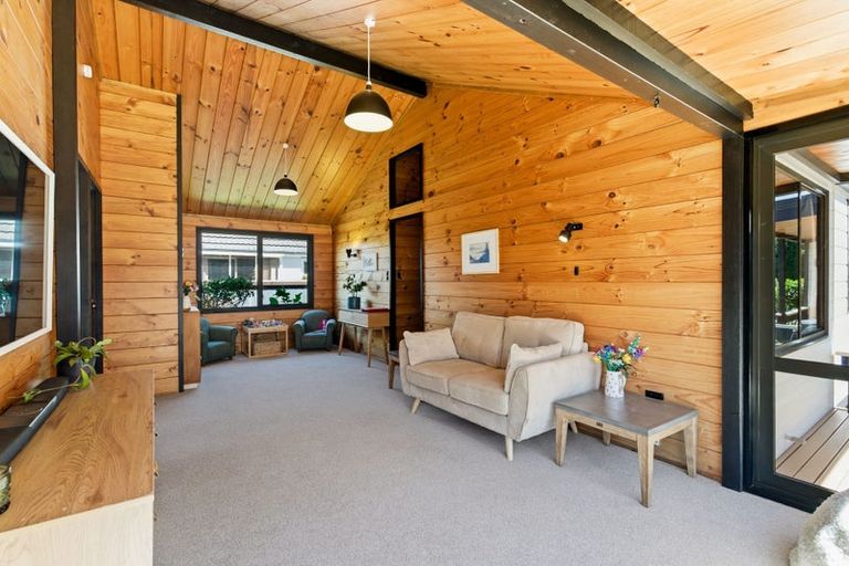 Photo of property in 2/238 Estuary Road, South New Brighton, Christchurch, 8062