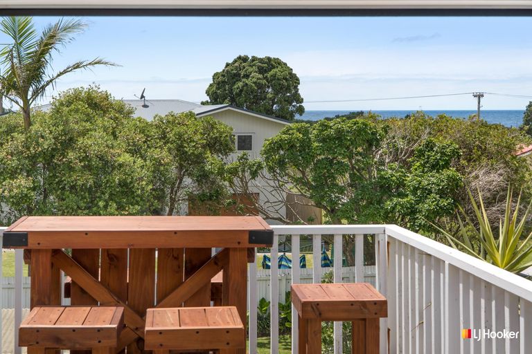 Photo of property in 183 Seaforth Road, Waihi Beach, 3611