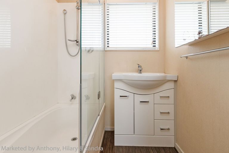 Photo of property in 120 Roy Street, Palmerston North, 4410