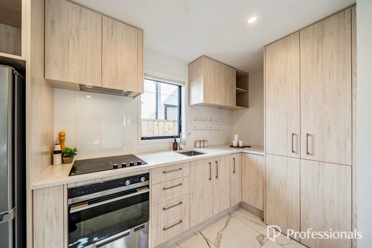 Photo of property in 2/97 Whites Line East, Waiwhetu, Lower Hutt, 5010