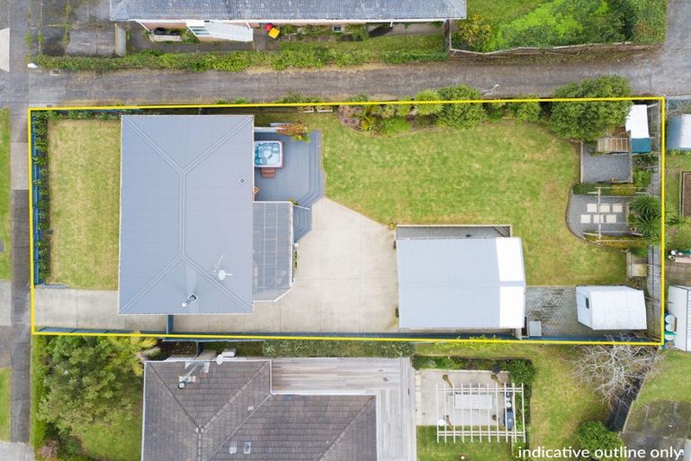 Photo of property in 20 Kapuka Road, Mangere Bridge, Auckland, 2022