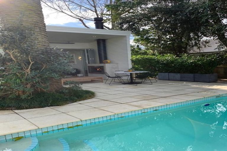 Photo of property in 107 Hinemoa Street, Birkenhead, Auckland, 0626