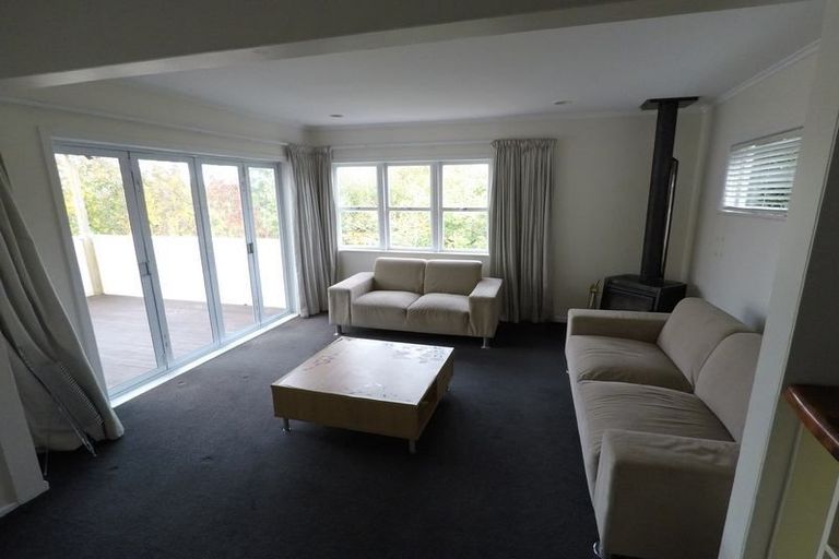 Photo of property in 32 Peter Terrace, Castor Bay, Auckland, 0620