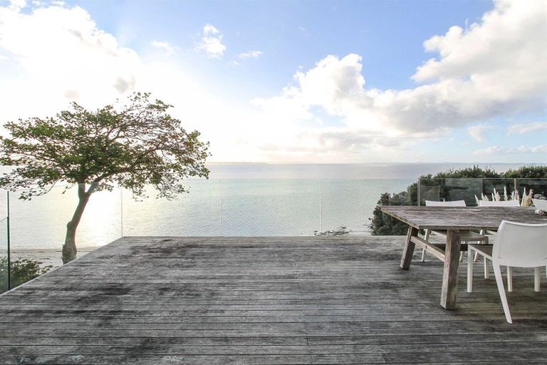 Photo of property in 121 Torkar Road, Clarks Beach, 2122