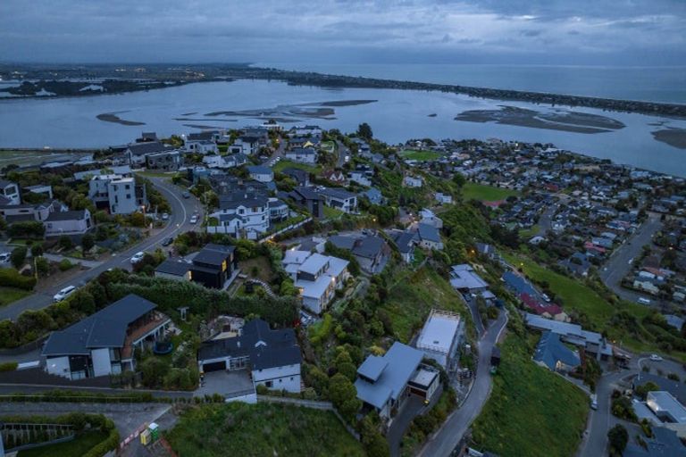 Photo of property in 2 Redcliffs View Lane, Redcliffs, Christchurch, 8081