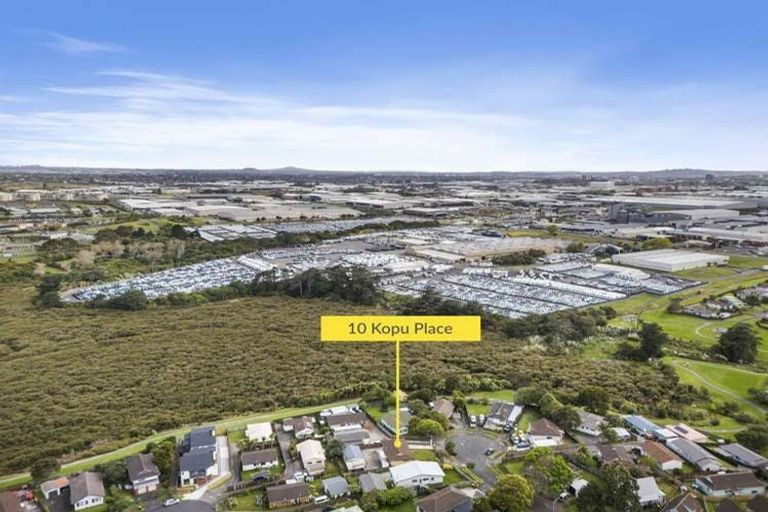 Photo of property in 10 Kopu Place, Clendon Park, Auckland, 2103