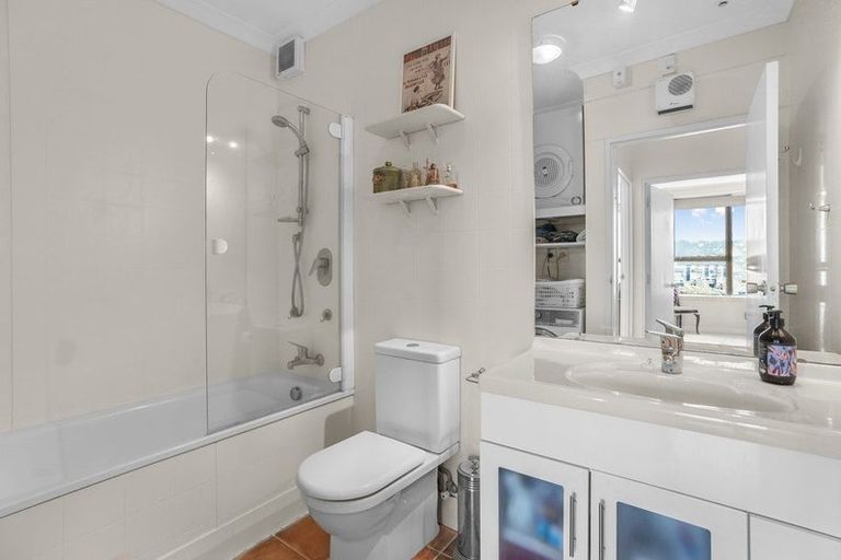 Photo of property in Hobson Court Flats, 59/70 Hobson Street, Thorndon, Wellington, 6011