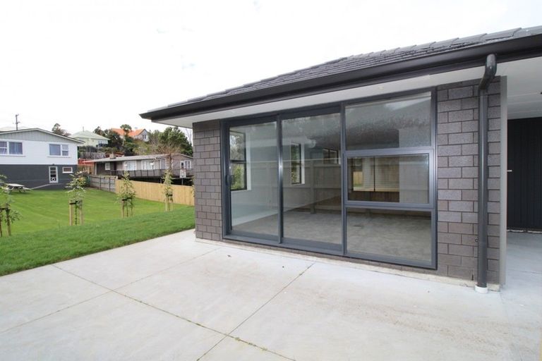 Photo of property in 5 Mackillop Way, Brooklands, New Plymouth, 4310
