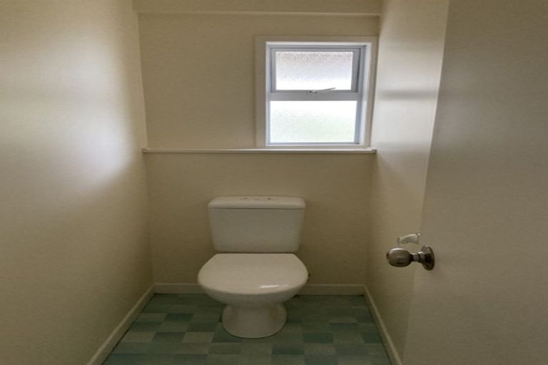 Photo of property in 22a Knightsbridge Drive, Forrest Hill, Auckland, 0620