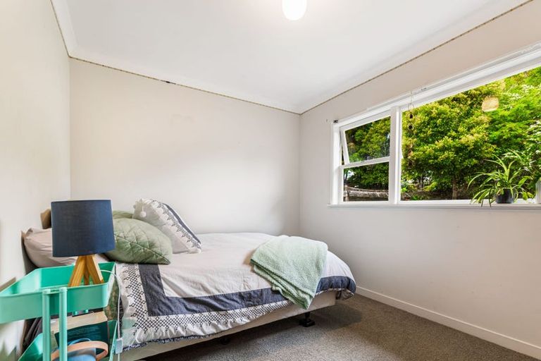 Photo of property in 4 Brunner Road, Glen Eden, Auckland, 0602