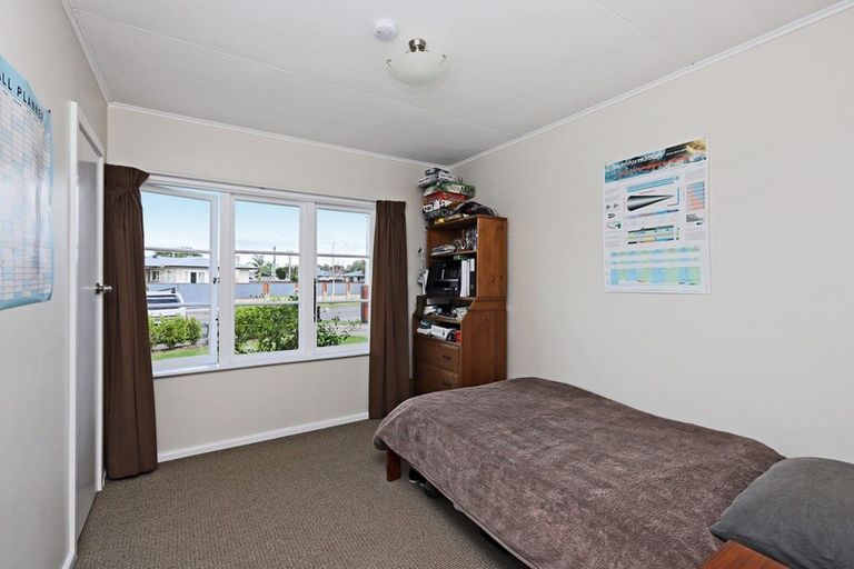 Photo of property in 2 Alexander Avenue, Onekawa, Napier, 4110