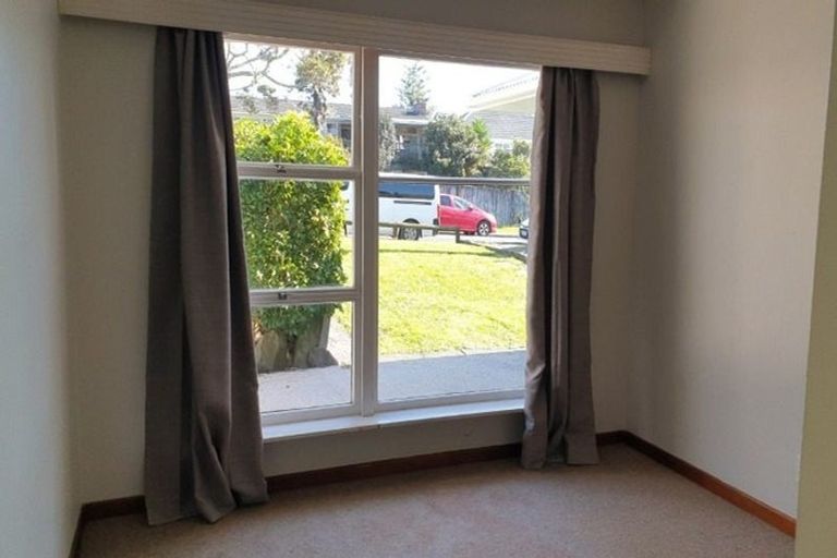 Photo of property in 54 Chippendale Crescent, Birkdale, Auckland, 0626