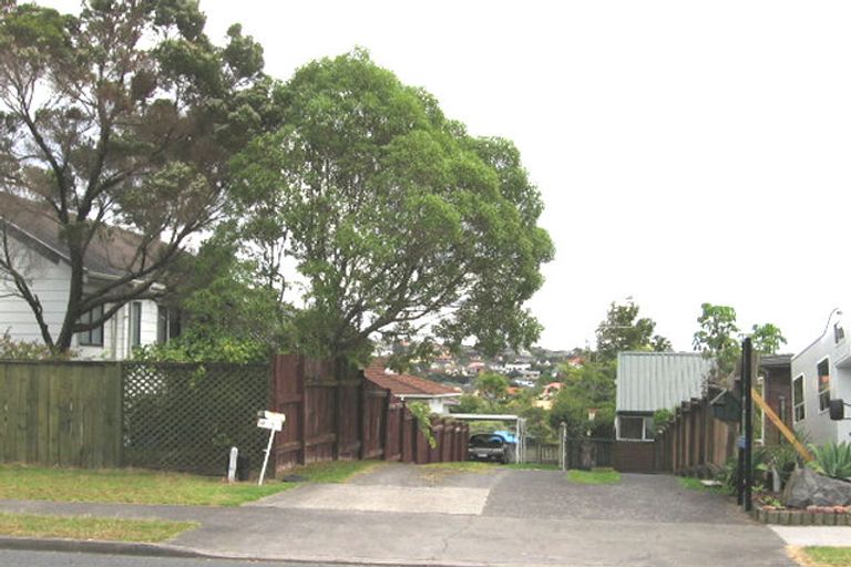 Photo of property in 182 Luckens Road, West Harbour, Auckland, 0618
