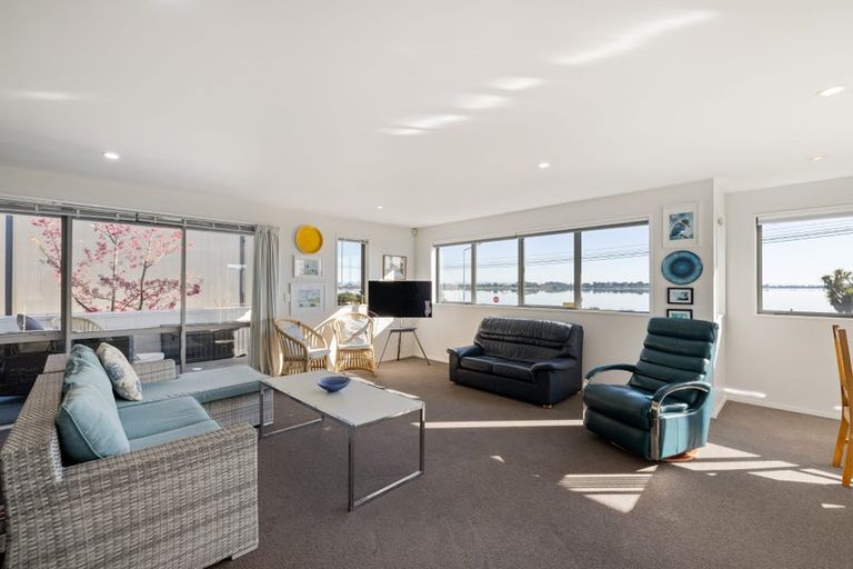 Photo of property in 6 Mccormacks Bay Road, Mount Pleasant, Christchurch, 8081