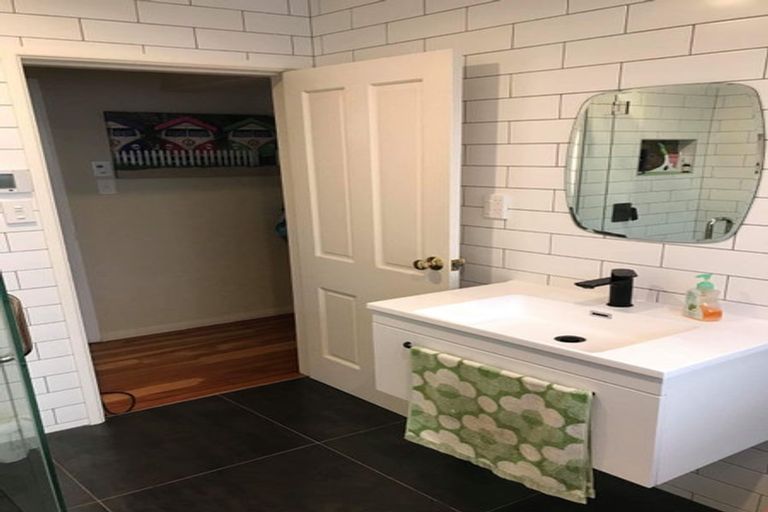 Photo of property in 13 Vaucluse Avenue, Paraparaumu Beach, Paraparaumu, 5032