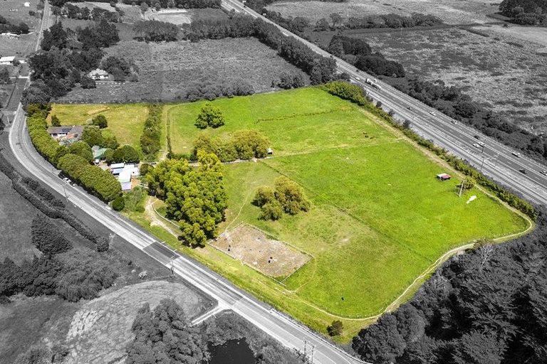 Photo of property in 18-20 Emerald Glen Road, Paekakariki, Paraparaumu, 5032