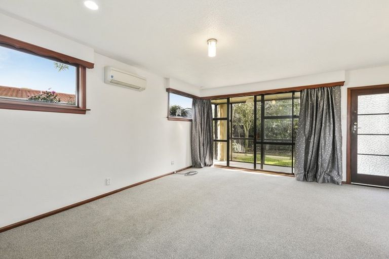 Photo of property in 2/7 Aileen Place, Upper Riccarton, Christchurch, 8041