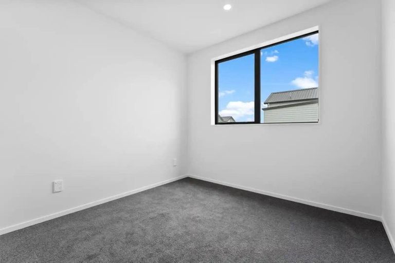 Photo of property in 28 Whare Kauri Road, Papakura, 2110