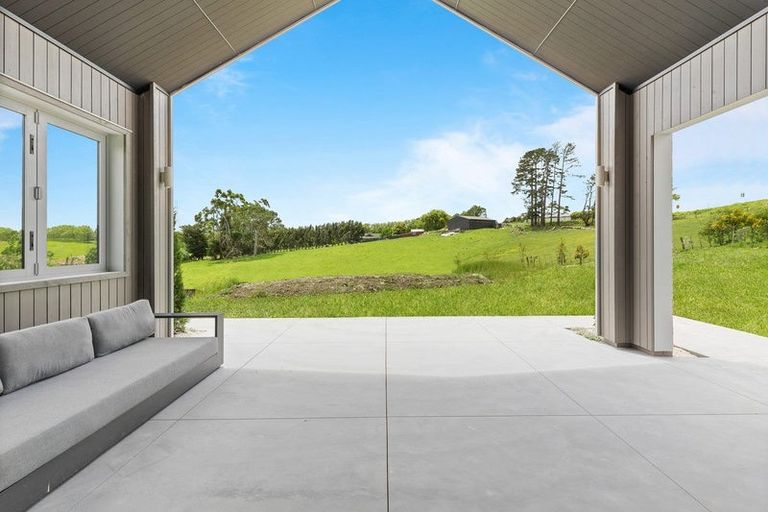 Photo of property in 4 Myra Evelyn Grove, Dairy Flat, Albany, 0792