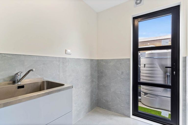 Photo of property in 4b Hazards Road, Weymouth, Auckland, 2103