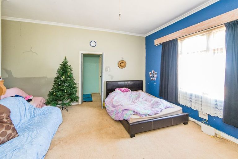 Photo of property in 39 Cornfoot Street, Castlecliff, Whanganui, 4501