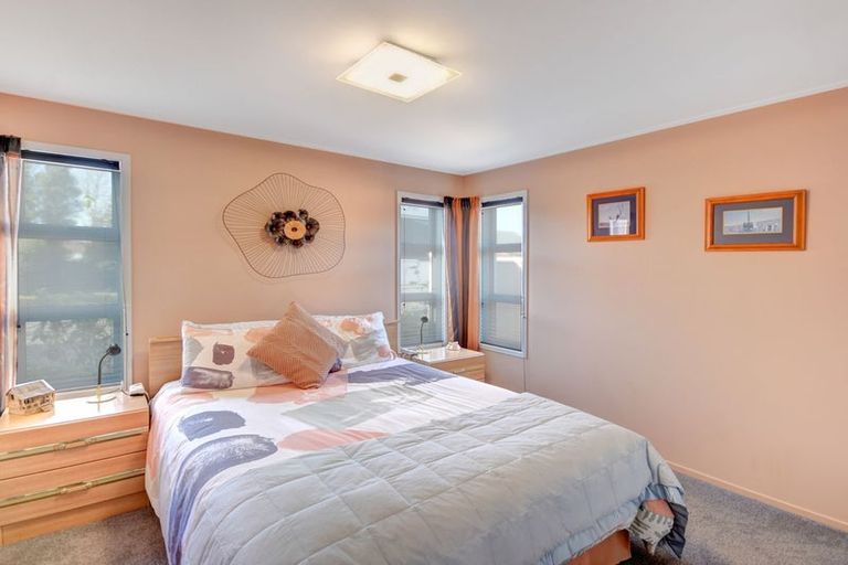 Photo of property in 22 Kura Place, Mosgiel, 9024