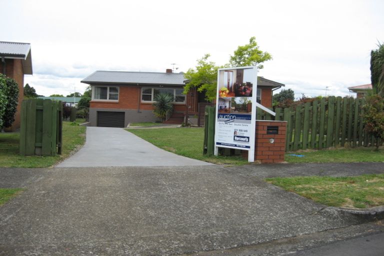 Photo of property in 14 Fausett Avenue, Pukekohe, 2120