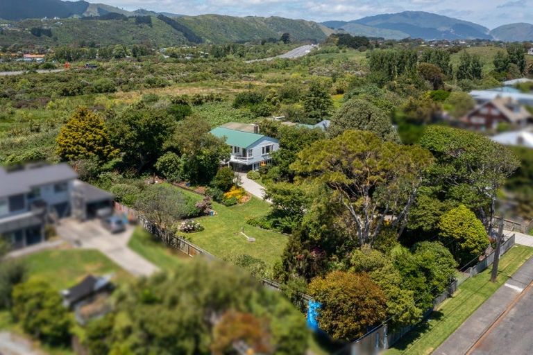 Photo of property in 90-92 Kiwi Road, Raumati Beach, Paraparaumu, 5032