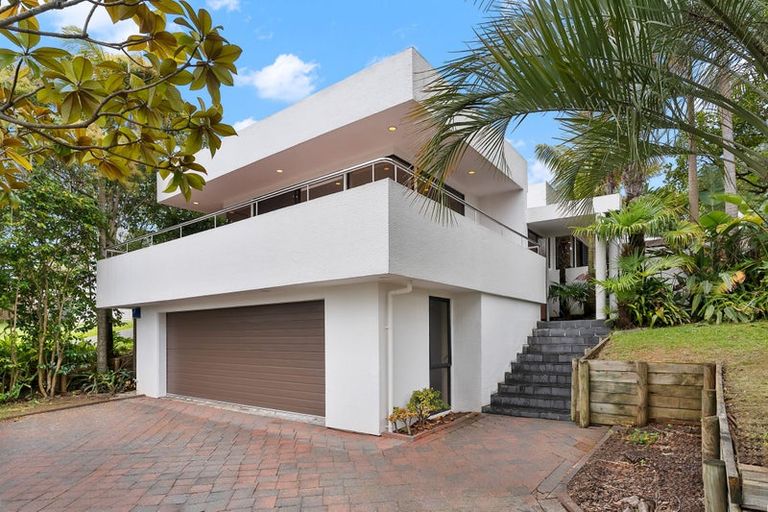 Photo of property in 15 Perendale Close, Somerville, Auckland, 2014