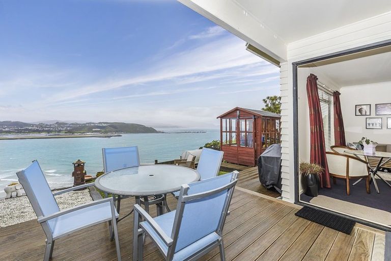 Photo of property in 3 View Road, Houghton Bay, Wellington, 6023