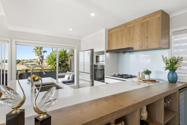 Photo of property in 19 Aberdeen Road, Castor Bay, Auckland, 0620