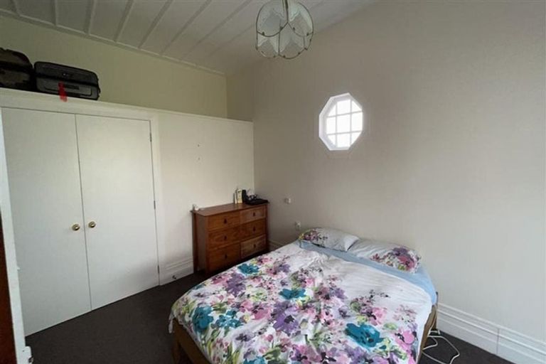 Photo of property in 18 Connaught Terrace, Brooklyn, Wellington, 6021