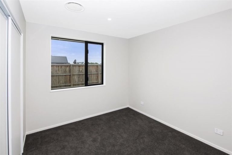 Photo of property in 8 Valour Drive, Rangiora, 7400