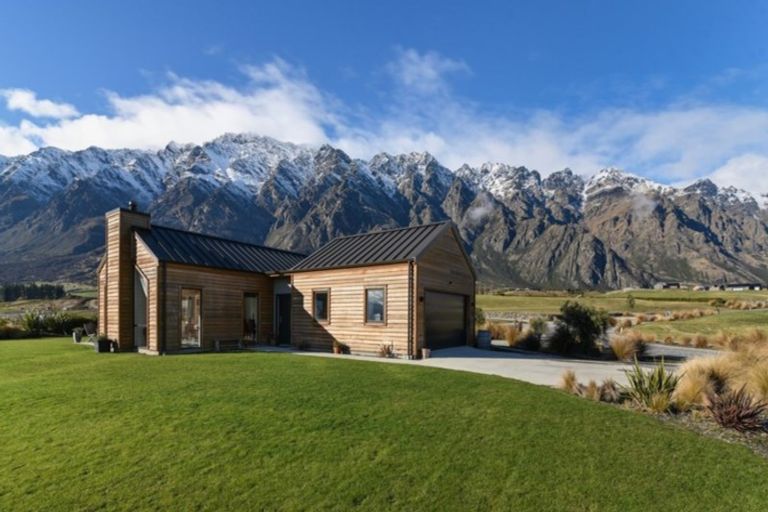 Photo of property in 60 Cunninghams Drive, Jacks Point, Queenstown, 9371