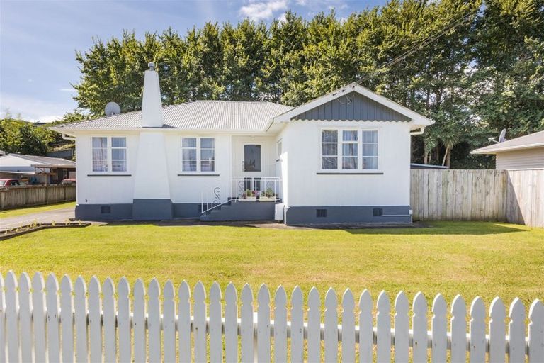 Photo of property in 13 Jenks Street, Foxton, 4814