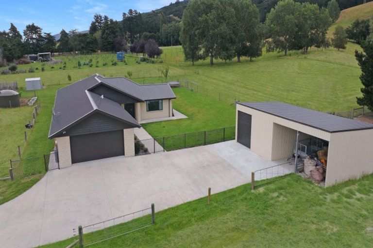 Photo of property in 30 Tara Hills Drive, North Taieri, Mosgiel, 9092