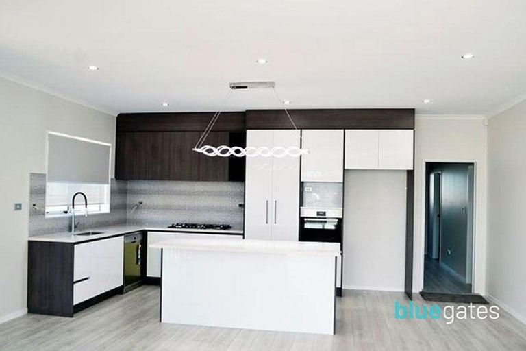 Photo of property in 2 Castlepoint Avenue, Takanini, 2110