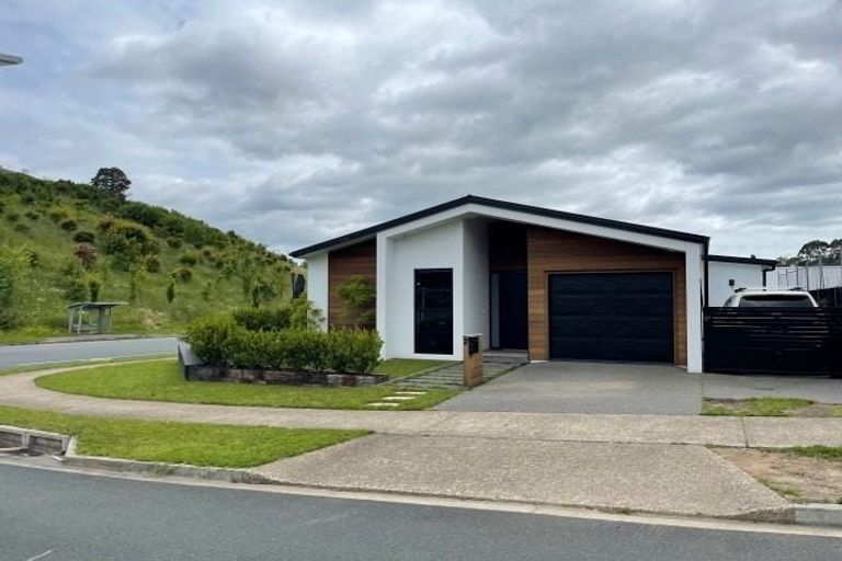 Photo of property in 2 Pakanga Grove, Pyes Pa, Tauranga, 3112