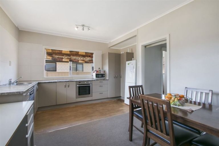 Photo of property in 24 Clive Road, Katikati, 3129