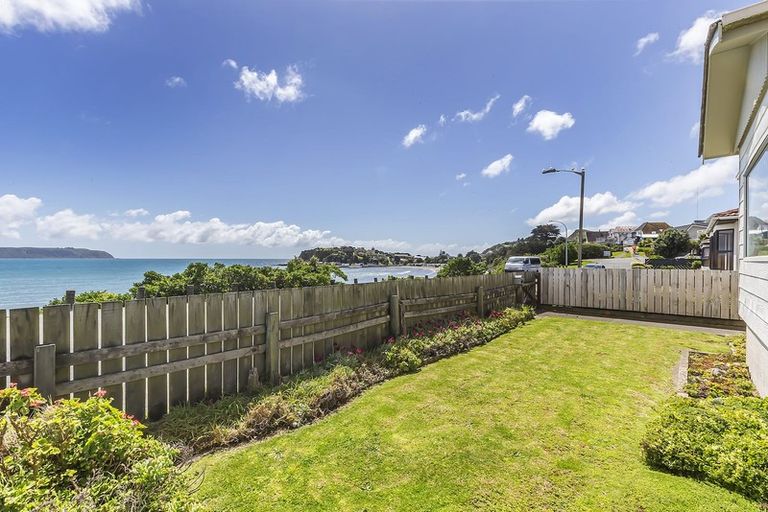 Photo of property in 12 Beach Road, Titahi Bay, Porirua, 5022