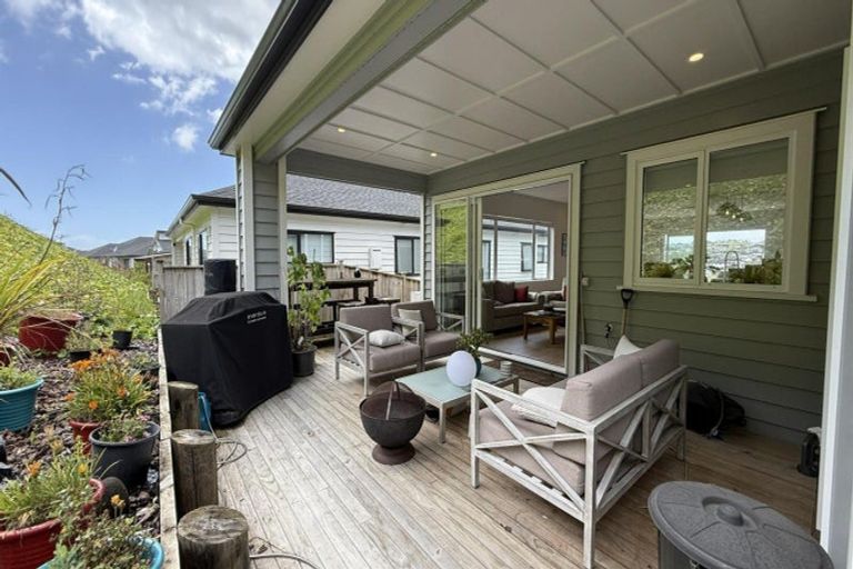 Photo of property in 144 Arran Point Parade, Orewa, 0931