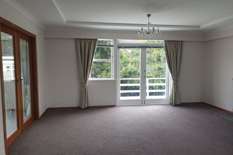 Photo of property in 49 Oxford Street, Tawa, Wellington, 5028