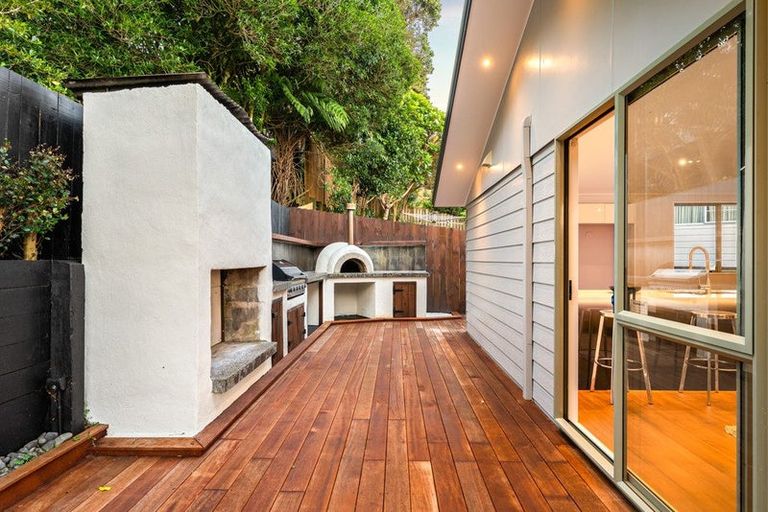 Photo of property in 2/17 Fernwood Grove, Bayview, Auckland, 0629