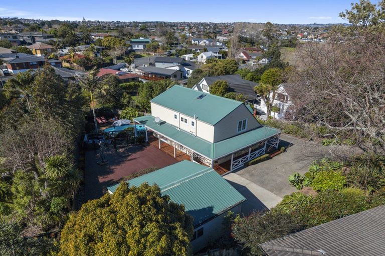 Photo of property in 12 Regia Close, Half Moon Bay, Auckland, 2012