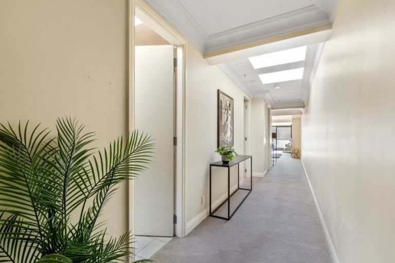 Photo of property in 10/318 Oriental Parade, Oriental Bay, Wellington, 6011