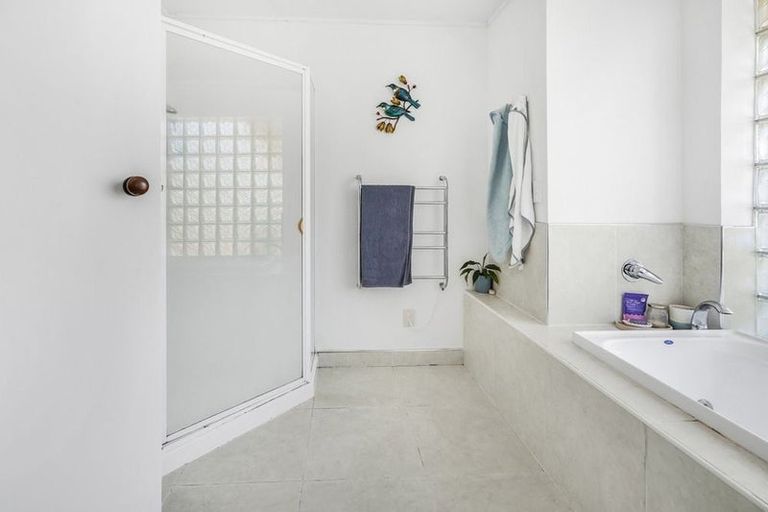 Photo of property in 154 Totara Drive, Pukete, Hamilton, 3200