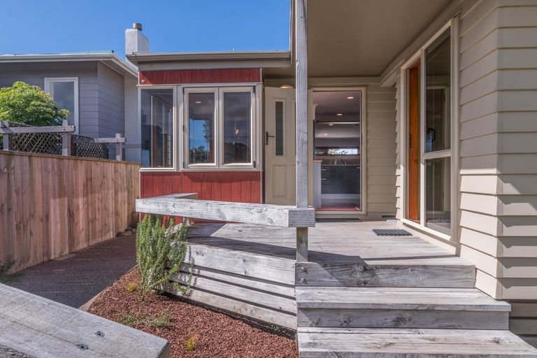 Photo of property in 21 Dillon Street, Waihi Beach, 3611