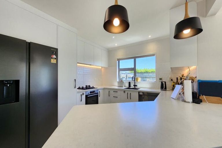 Photo of property in 260 Mark Avenue, Grenada Village, Wellington, 6037