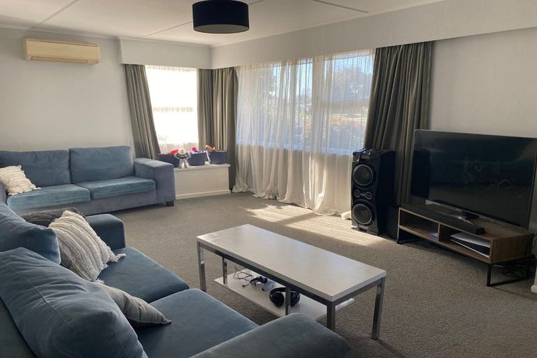 Photo of property in 2 Bennett Place, Onekawa, Napier, 4110