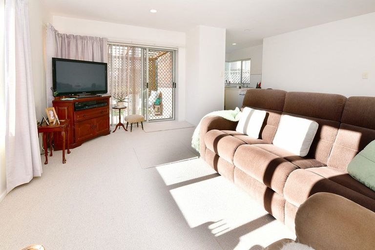 Photo of property in 31 The Grove, Red Beach, 0932